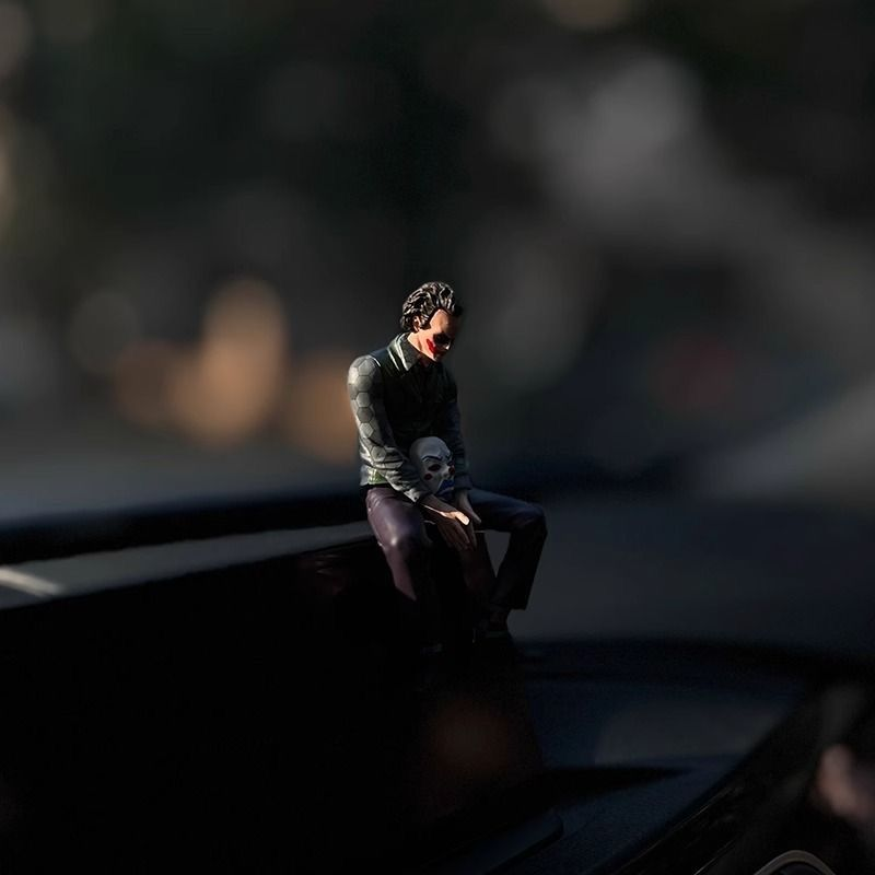 Sitting Clown Figure Heath Ledger Movie Model GK Collectible Desktop Car Ornament Car Roof Gift for Men
